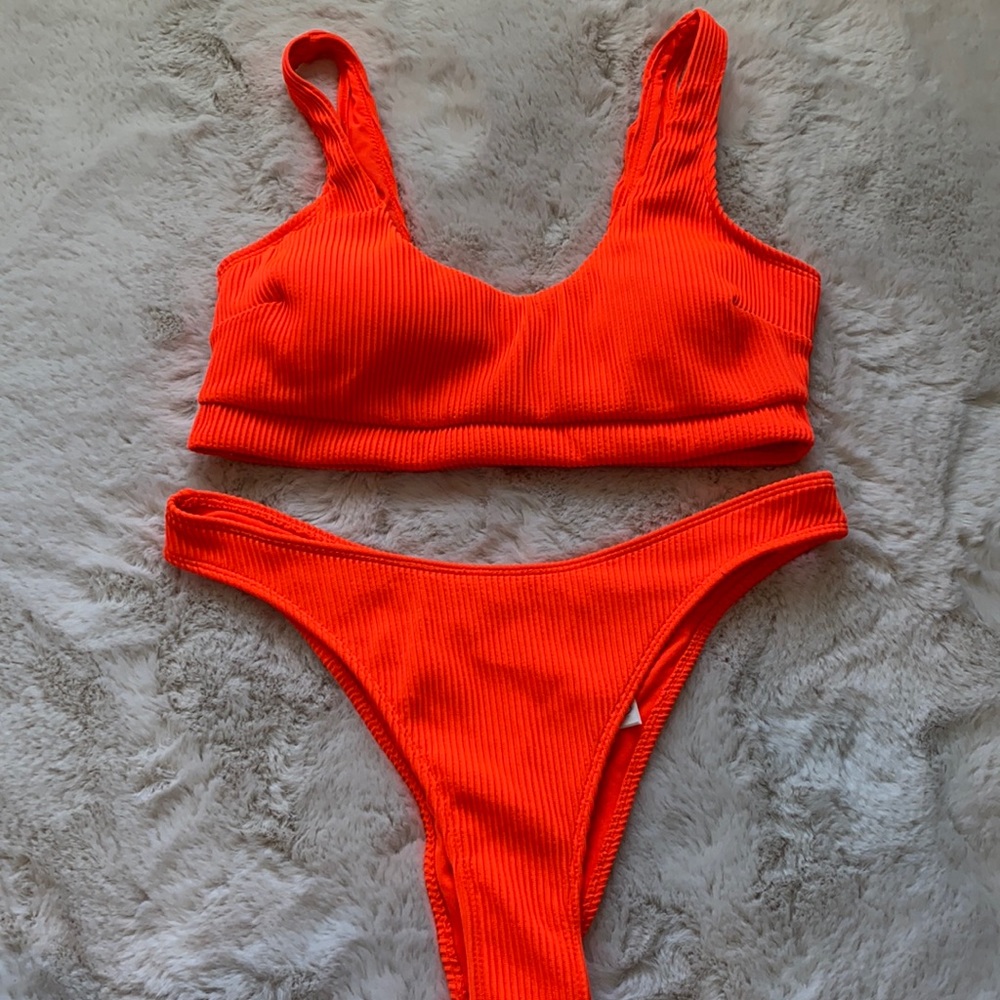 NWOT Hollister bikini set